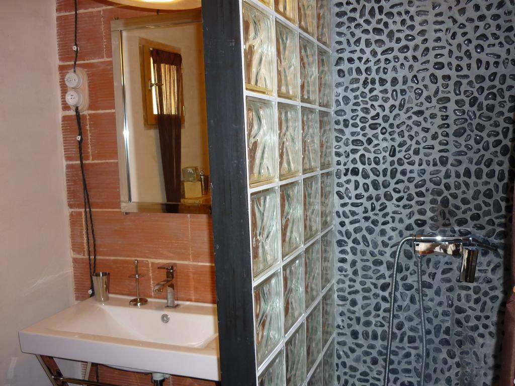 La Fontaine Des Noyers Villa Saint-Saturnin-d'Apt Rum bild